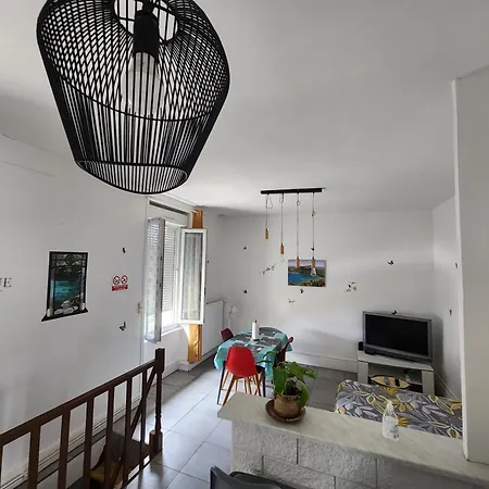 Appartement Duplex F2 Tout Confort Proche Centre Ville Avec Parking Gratuit Montlucon Exterior photo
